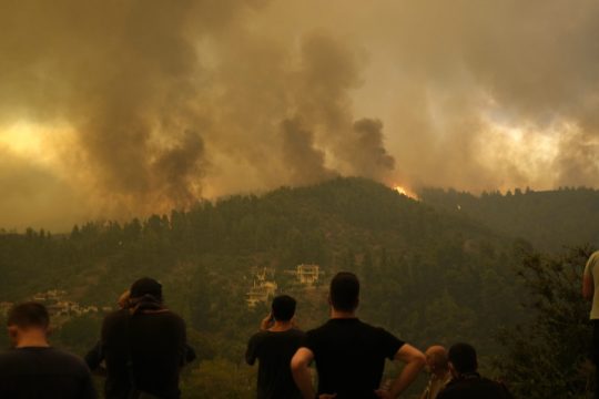 Οι ευεργέτες και οι φιλάνθρωποι λείπουν με άδεια