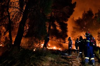 Διαμαρτυρία από τους πυρόπληκτους σε Σχίνο και Γεράνεια όρη