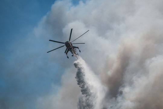 Σε πύρινο κλοιό ξανά η Αττική
