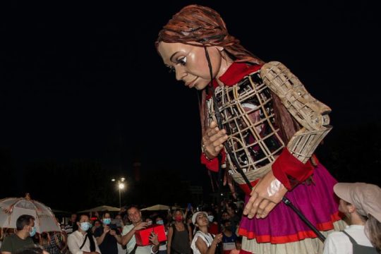 Καληνύχτα, Αμάλ, αυτός ο κόσμος δεν θα αλλάξει ποτέ