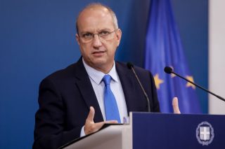 Ιερές εξαιρέσεις στα μέτρα για τον Covid-19