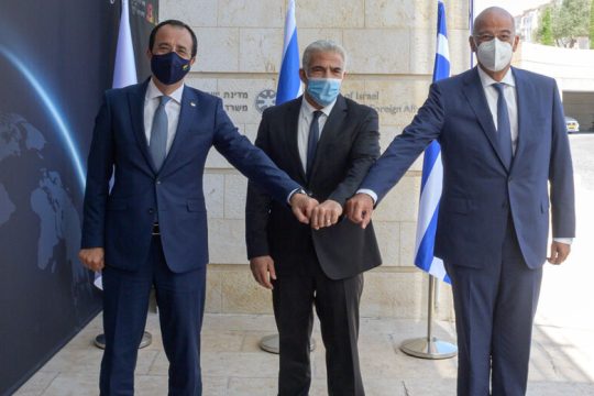 Αιχμές Δένδια κατά Τουρκίας για φλερτ με τους Ταλιμπάν