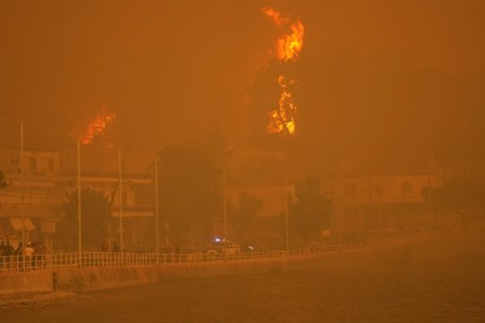 Ζητείται πολιτική ευθύνη