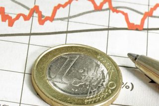Πολύ χαμηλός ο ρυθμός ανάπτυξης την 50ετία της Μεταπολίτευσης