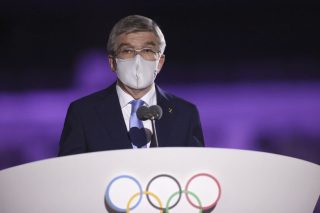 Ούτε η λαίλαπα της εποχής τιθασεύει την «αθάνατη» υποκρισία