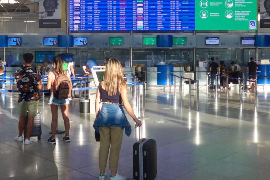 Αλμα 140% στην αεροπορική κίνηση