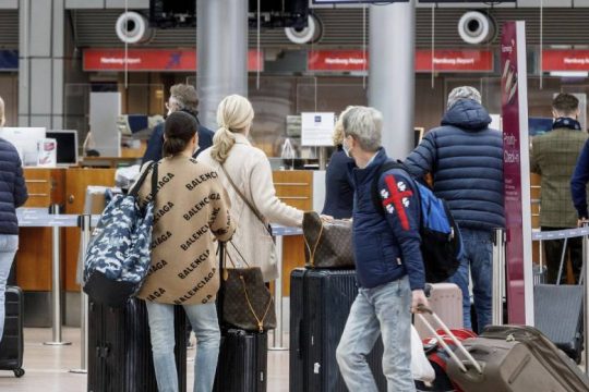 Περιορισμοί Βρυξελλών στα ταξίδια από ΗΠΑ και άλλες πέντε χώρες