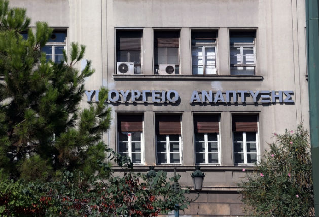 Πρόστιμα «χάδι» σε δύο servicers