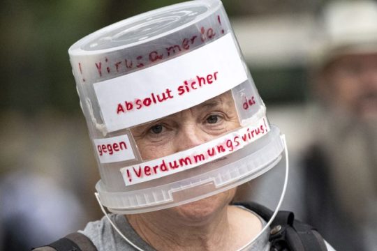 Αυστηρόμετρα μέτρα κατά των συνειδητά ανεμβολίαστων προωθεί η Μέρκελ