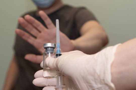 Οι αντιεμβολιαστές στην Ιταλία πρέπει να πληρώνουν για τα έξοδα νοσηλείας τους