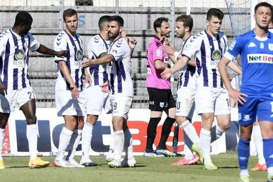 Ο Σαχλί κλείνει τις μεταγραφές