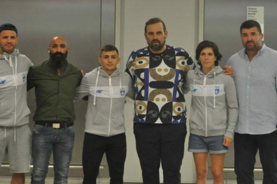 Μακριά από τα… φώτα