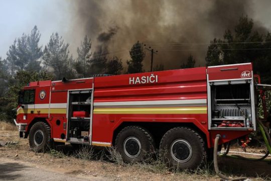 Οριοθετήθηκε η πυρκαγιά στον Ασπρόπυργο Αττικής