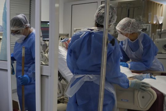 Κρήτη: Μικρή μείωση στον αριθμό των νοσηλειών, 31 οι διασωληνωμένοι