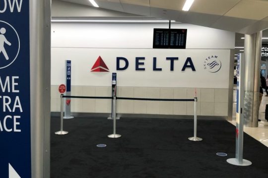 Delta Air Lines: Θέσεις εργασίας μόνο για εμβολιασμένους