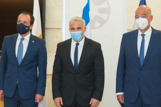 Συμφώνησαν για ενίσχυση συνεργασίας στην τριμερή Ελλάδας, Κύπρου και Ισραήλ