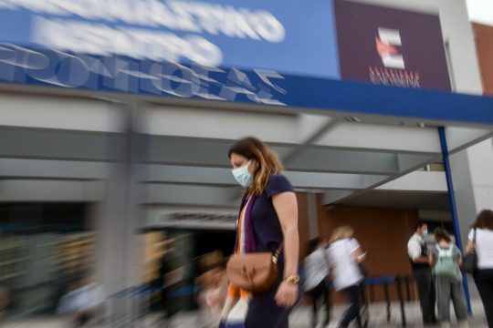 Η δημόσια συζήτηση για τον υποχρεωτικό εμβολιασμό