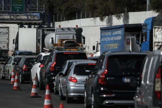 Δεκαπενταύγουστος: Έκτακτα μέτρα και απαγόρευση κίνησης φορτηγών στις εθνικές