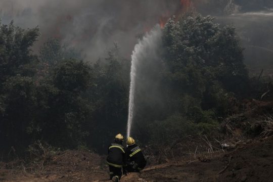 Διάσπαρτα μέτωπα σε Β. Εύβοια και Γορτυνία