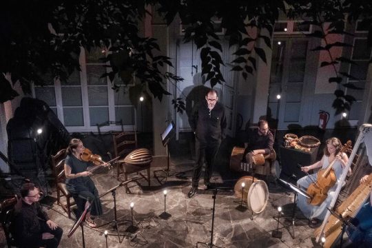 Το τραγούδι σαν άλλη πνοή από τη Δύση στην Ανατολή
