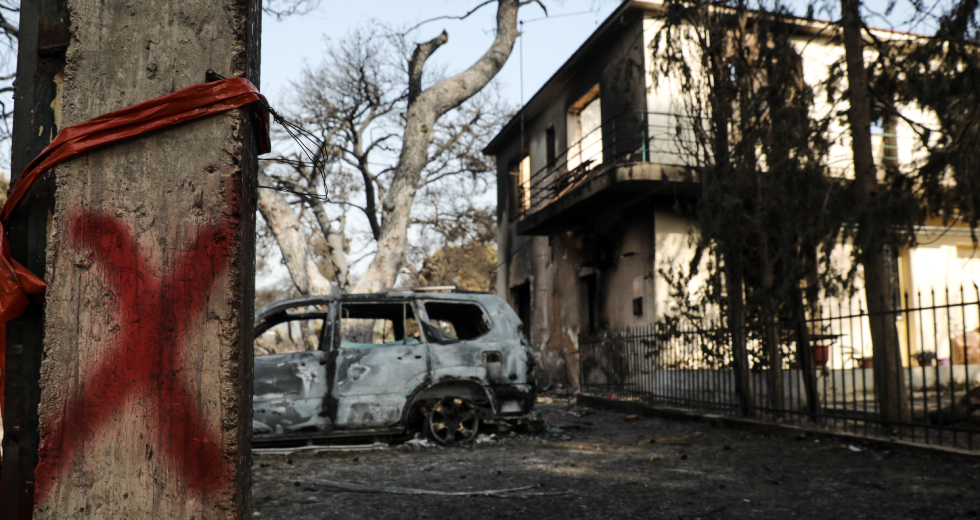 Υπό έλεγχο οι φωτιές σε Μέθανα και Χαλκιδική, χωρίς αναζωπυρώσεις στη Γορτυνία
