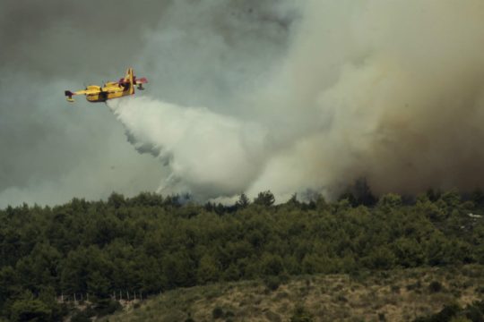 Μεγάλη φωτιά στη Φλώρινα, κοντά στις Πρέσπες