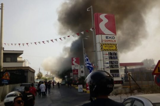 Ηράκλειο: Υπό έλεγχο η πυρκαγιά που εκδηλώθηκε σε μάντρα στο Γιόφυρο