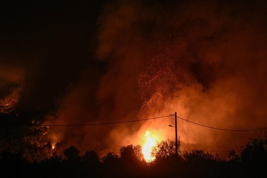 Στο ίδιο έργο θεατές: άλλη μια νύχτα τρόμου στην Αττική