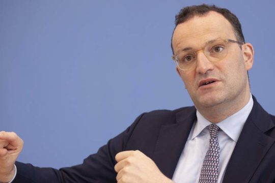 Γερμανία: Ο Υπ.Υγείας, επικροτεί την πρόταση για εμβολιασμό παιδιών 12 ετών και άνω