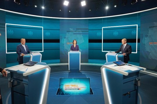 Προβάδισμα Σολτς στο πρώτο ντιμπέιτ των γερμανικών εκλογών