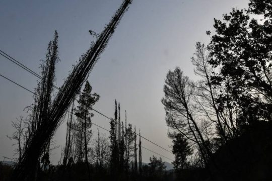 Οι έλεγχοι στα καμένα έδειξαν πάνω από 630 πλήρως κατεστραμμένα κτίρια