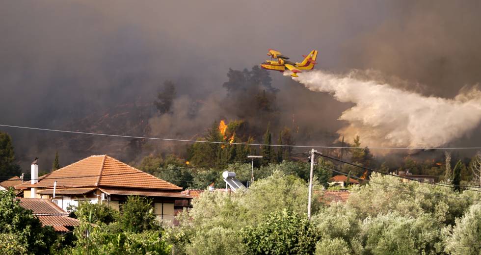 EEK: Οι καταστροφικές πυρκαγιές και το επιτελικό κράτος