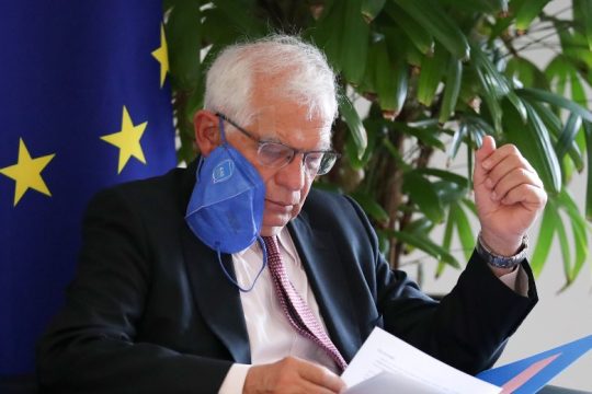 Η Ε.Ε. θέλει «να μάθει από τα λάθη στο Αφγανιστάν», λέξη για τους πρόσφυγες