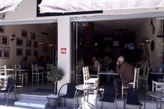 Καφενείο «Τα άσπρα πουλιά»