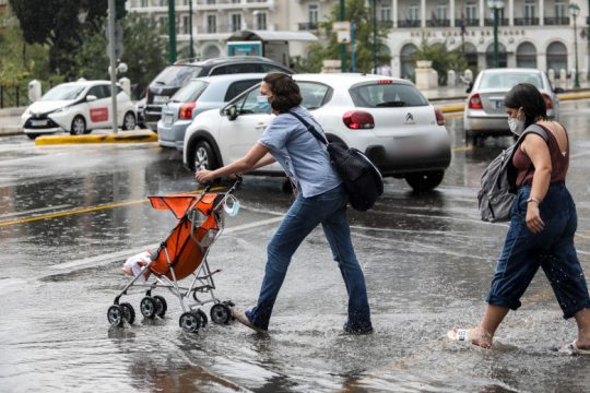 Έρχεται επιδείνωση του καιρού με καταιγίδες και χαλάζι