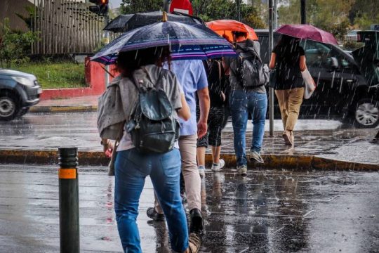 Πρόσκαιρη επιδείνωση καιρού με τοπικές καταιγίδες έως και την Πέμπτη