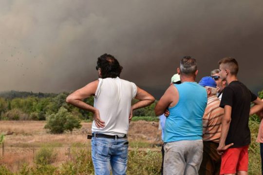 «Δεν επιστράτευσαν τους 2.500 εθελοντές πυροσβέστες στα καταστροφικά μέτωπα»