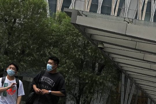 Η Κίνα ζητά ξανά να «μην πολιτικοποιηθεί» η έρευνα για την προέλευση του Covid-19