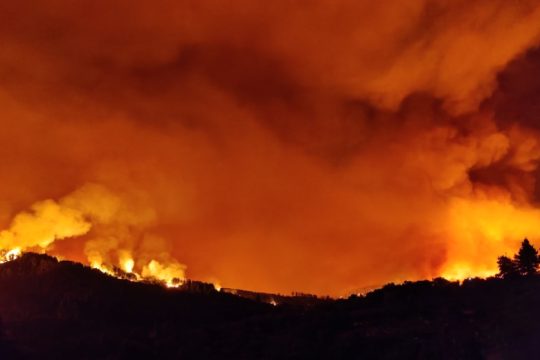 Νύχτα αγωνίας σε Εύβοια, Ηλεία, Μεσσηνία