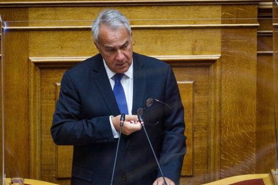Ο Βορίδης ανοίγει πόρτες για ρουσφέτια