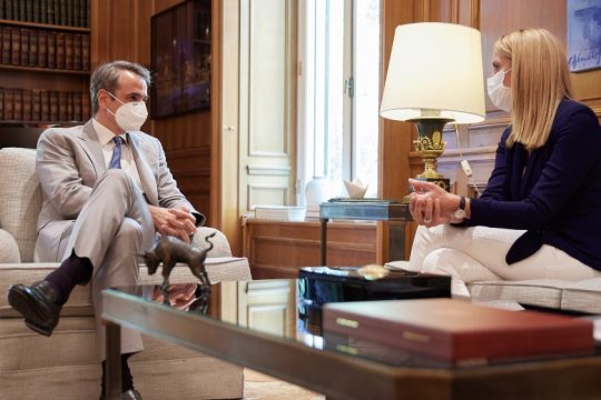Υποσχέθηκε σεβασμό ανθρωπίνων δικαιωμάτων φρουρώντας έναντι των προσφύγων