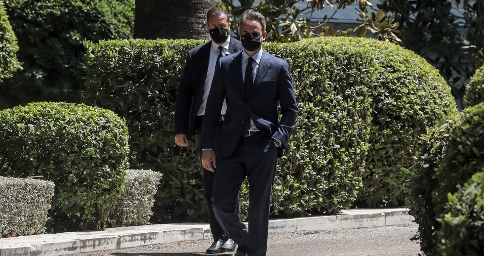 Ζήτημα ημερών ή και ωρών ο δομικός ανασχηματισμός