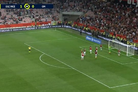 Εισβολή οπαδών της Νις στο γήπεδο