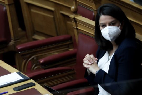 Πανηγυρίζει η αμετανόητη υπουργός Παιδείας