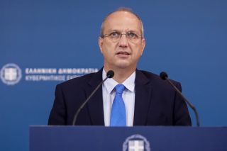 Γκάφα Οικονόμου με τη συνέντευξη Τσίπρα στην «Εφ.Συν.»