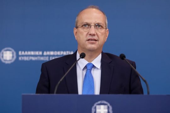 Γκάφα Οικονόμου με τη συνέντευξη Τσίπρα στην «Εφ.Συν.»
