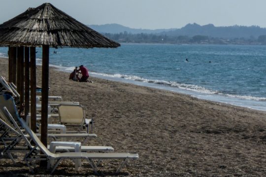 Μικρή πτώση της θερμοκρασίας και τοπικές βροχές κυρίως στα ορεινά