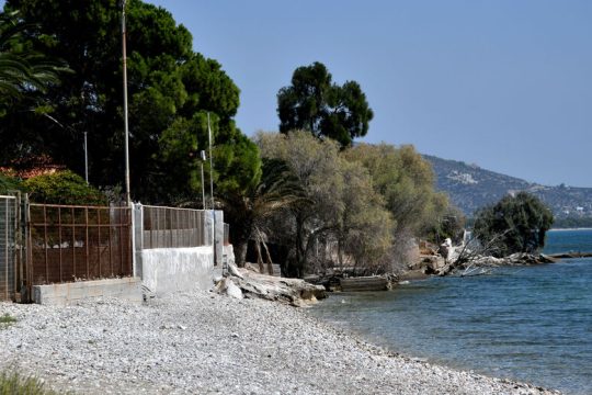 Σε επενδυτές παραδίδονται παραλίες και αιγιαλός