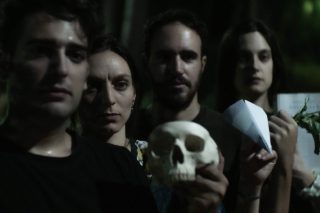 «Τα νέα παιδιά είναι μόνα και το ξέρουν»