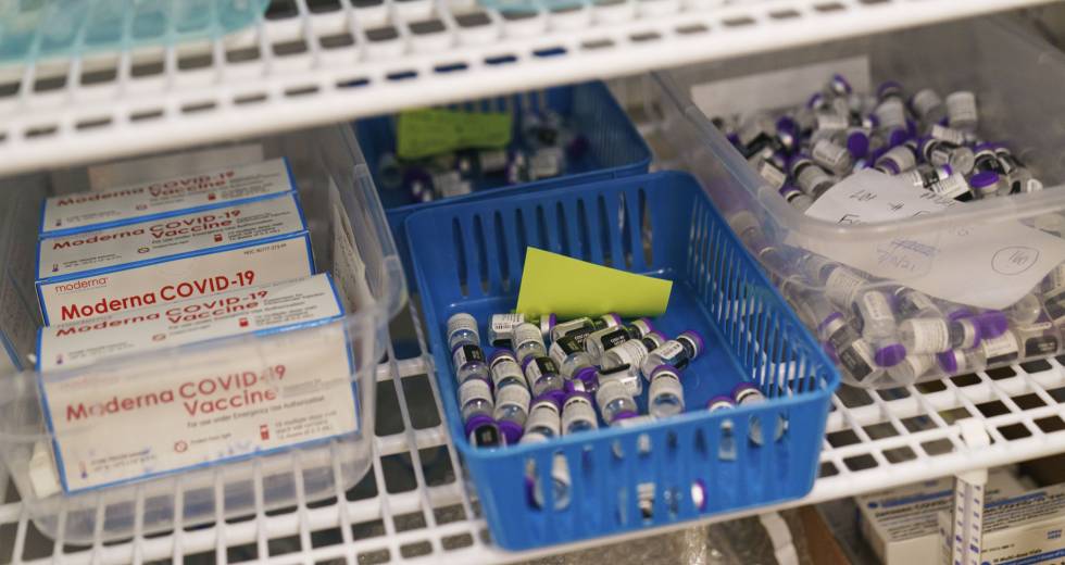 Pfizer και Moderna αυξάνουν τις τιμές των εμβολίων τους για τον κορονοϊό